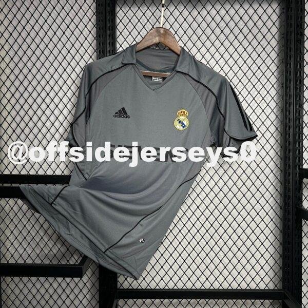 Real Madrid 2005 06 Third Away Retro Jersey